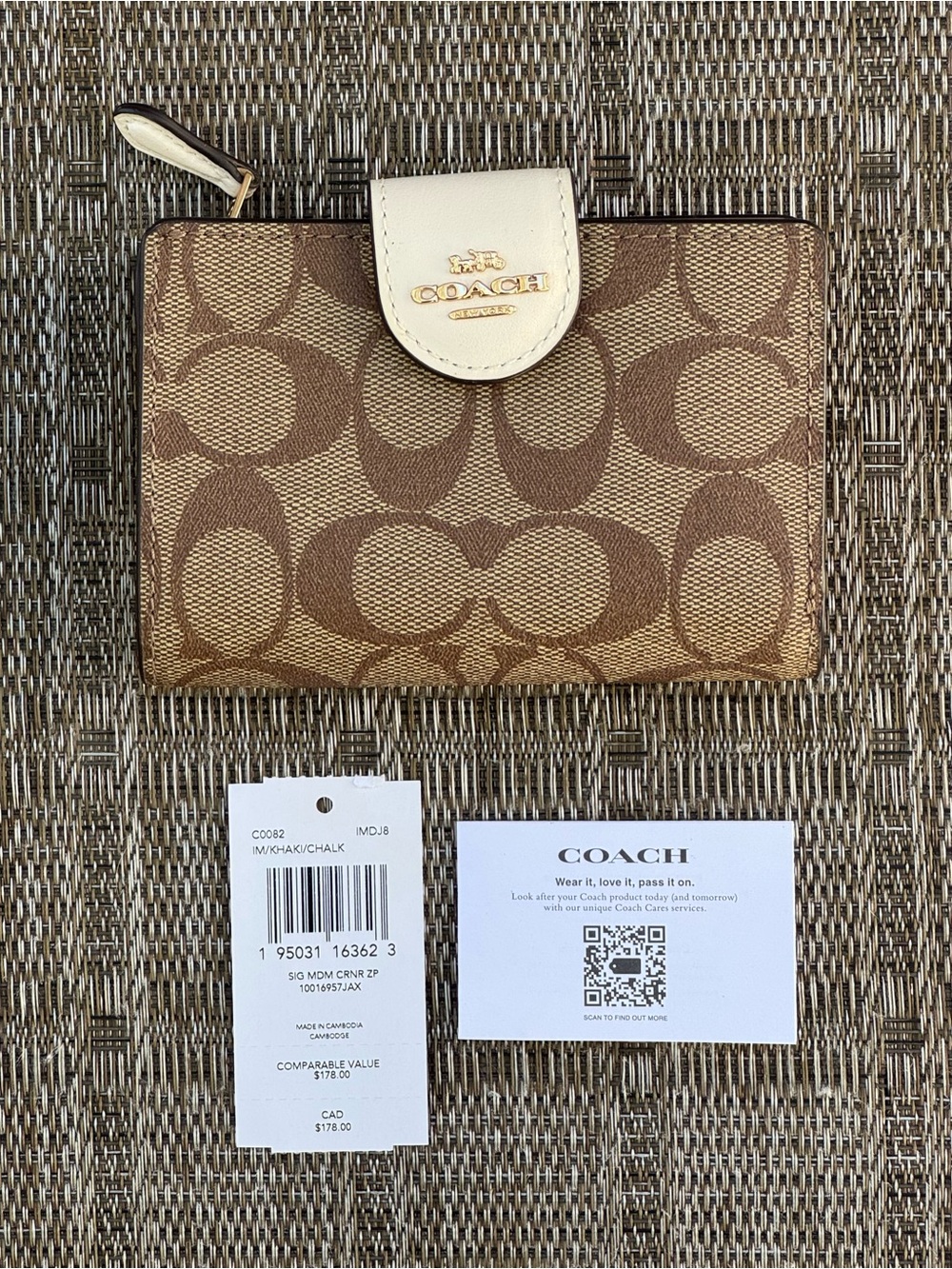 Coach Medium Corner Zip Wallet Khaki/Chalk Brand New!